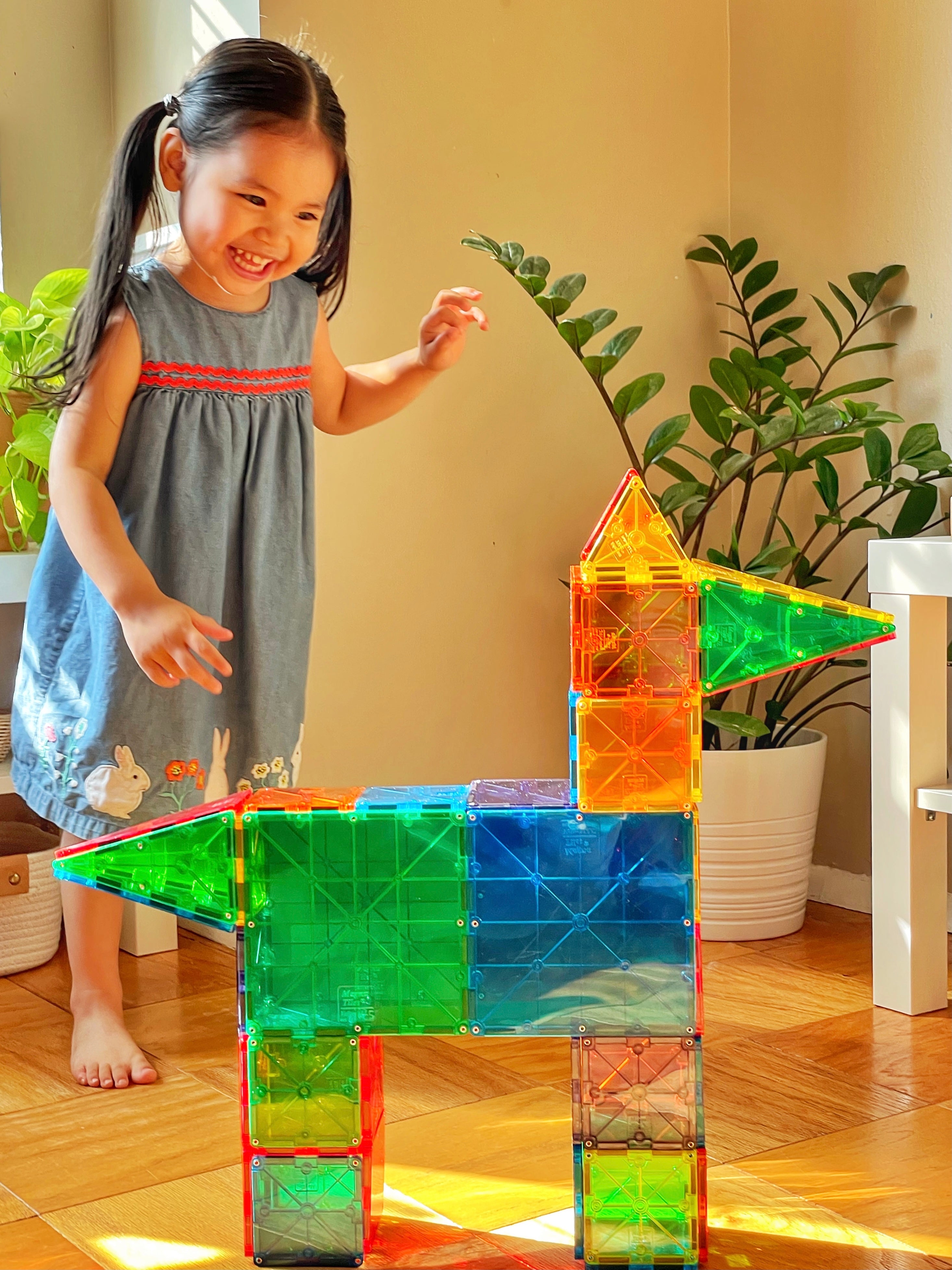 Magna-Tiles Classic Clear Colors 100 Piece Educational Building Set